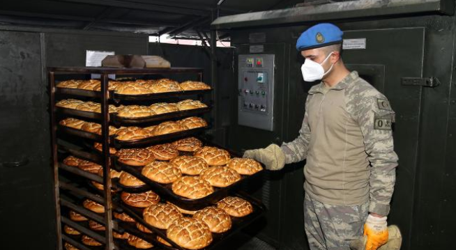 Mehmetçik Deprem Bölgesinde Ekmek Üretiyor