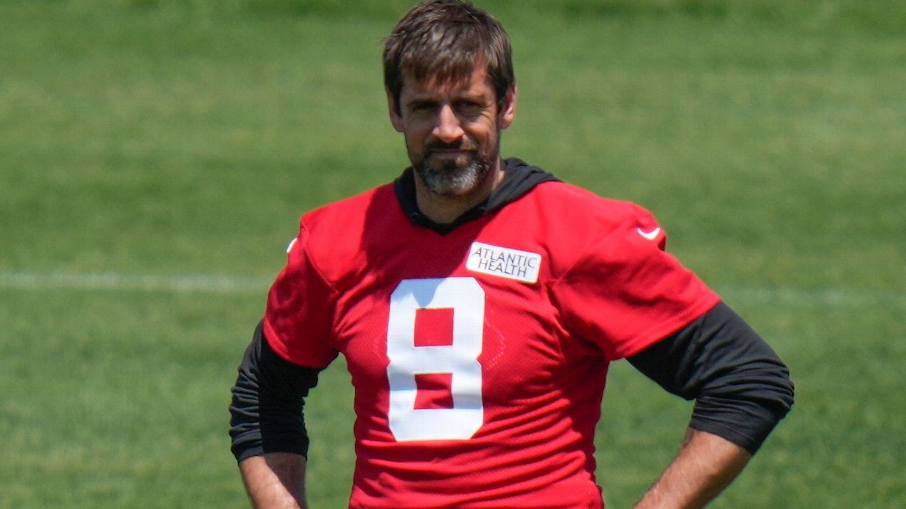 Jets, Aaron Rodgers’ın baldır yaralanması ve Breece Hall’un rehabilitasyonu konusunda iyimser