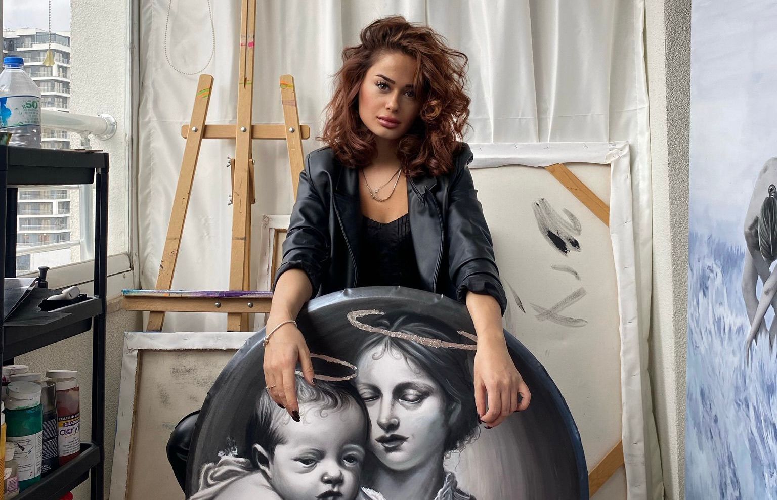 Esra Türk: Modern Sanatın Derinliklerinde Bir Yolculuk