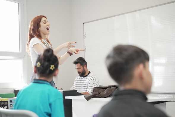 Apsiyon, Ahbap Derneği iş birliğiyle Hatay’da müzik sınıfı açtı