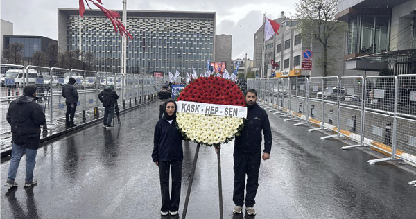 HEP-SEN 1 Mayıs’ı Taksim’de kutladı
